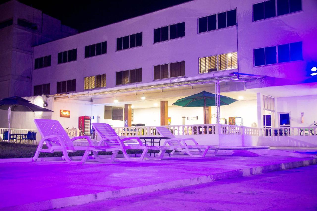 Hotel Mall Santana Del Rio لا دورادا المظهر الخارجي الصورة