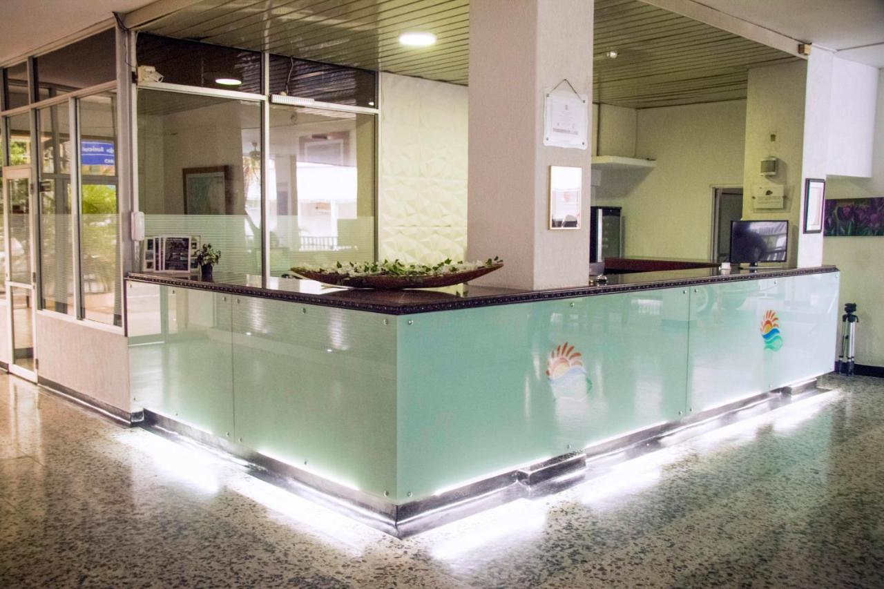 Hotel Mall Santana Del Rio لا دورادا المظهر الخارجي الصورة