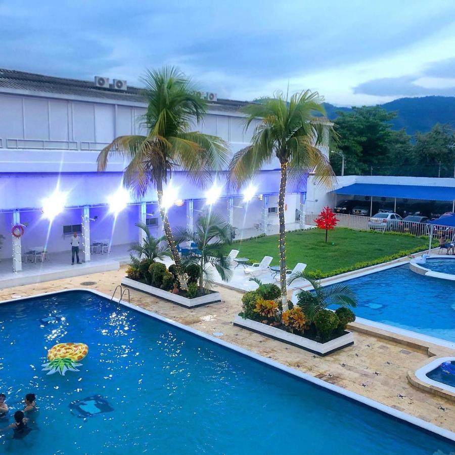 Hotel Mall Santana Del Rio لا دورادا المظهر الخارجي الصورة